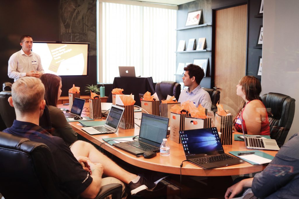 Online Brand Monitoring Of Competitors: 7 Simple Methods